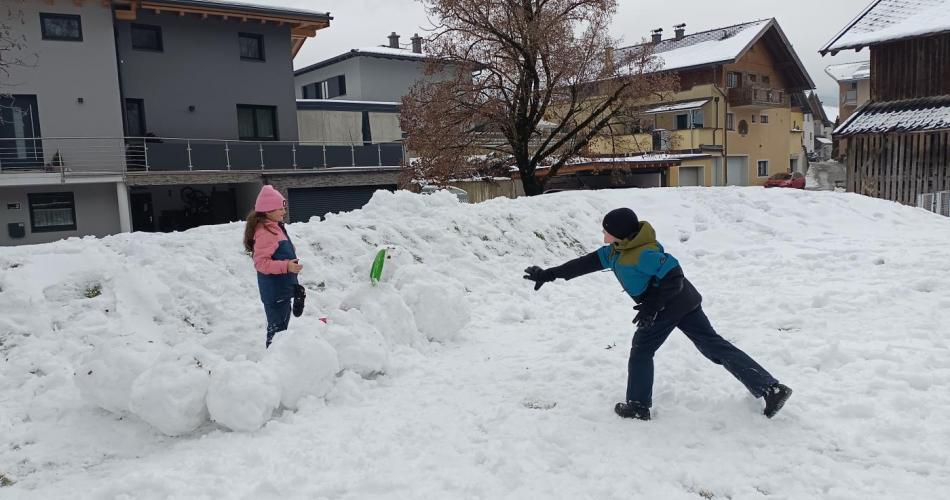 Schneeballschlacht